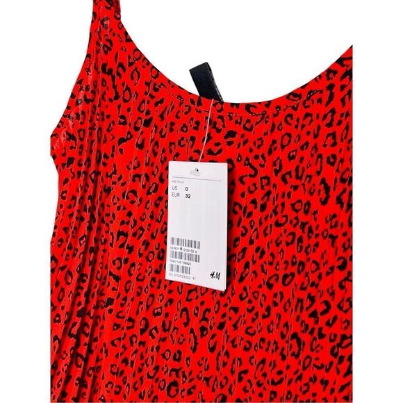 Focused H & M Red Cheetah Animal Print‎ Pleated Cami Adjustable Straps Top 0 NWT - Picture 7 of 8